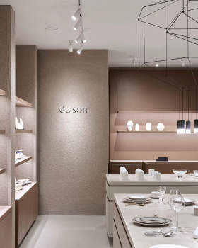 杜山（这里前提是作为人名或地名来看的常规音译，若'Đu Sơn' （杜山）在越南是具体有特定含义，需要更多背景信息辅助准确判断，此处按常规音译处理） 丨LithuaniaVilnius丨Dovilė Piekytė