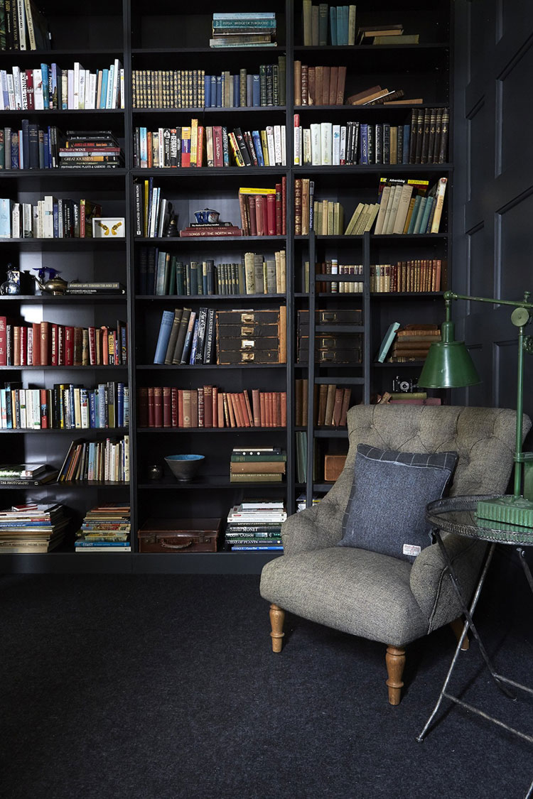 伦敦宽敞现代住宅 | 玻璃顶、黑 library 与庭院 gazebo-9