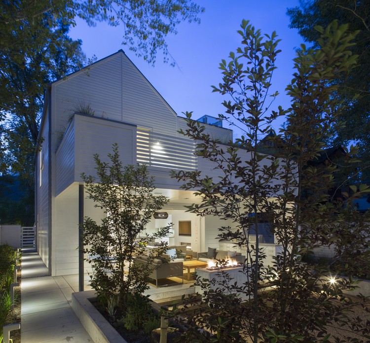 Game On  Rowland+Broughton Architecture-1