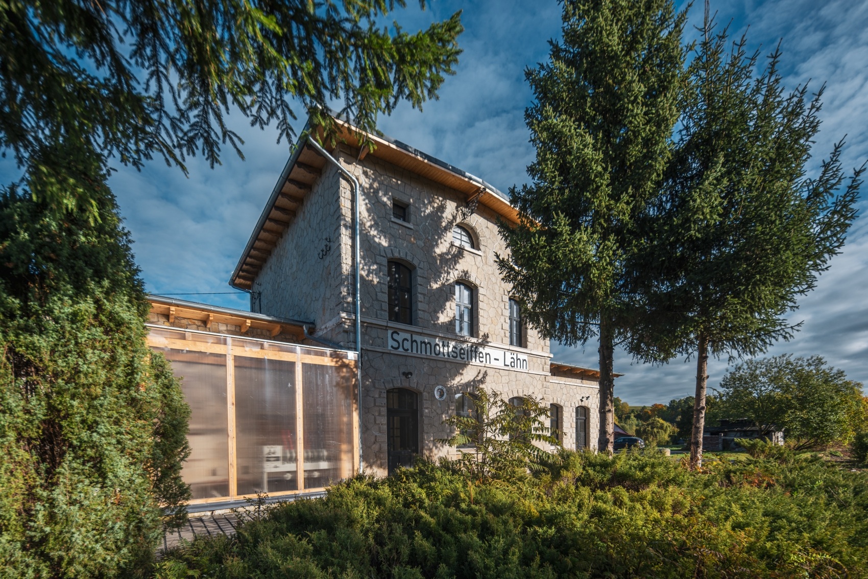 普瓦涅旧火车站改乡村活动中心丨利比里亚博米-7