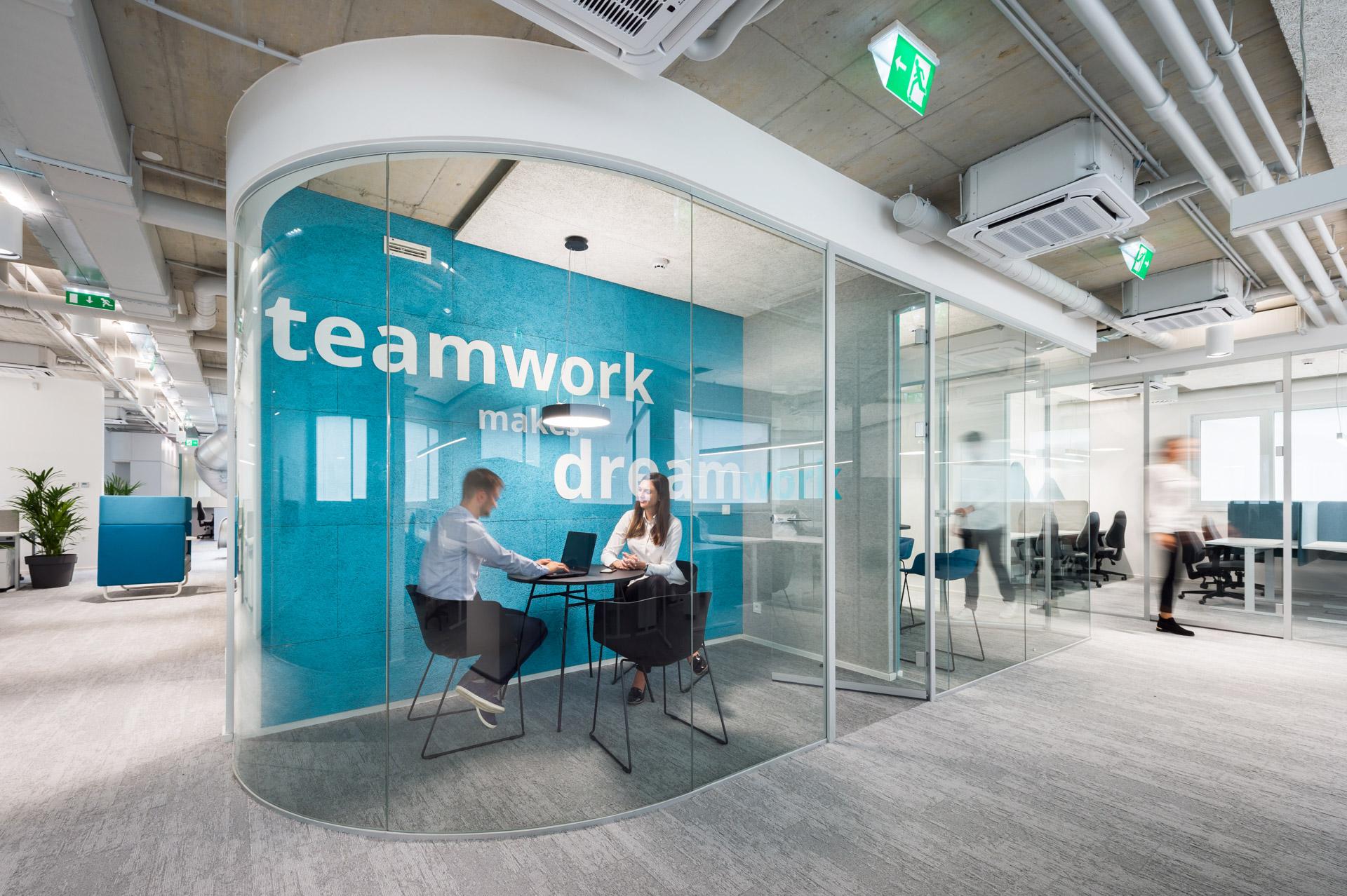 GenePlanet新办公室设计丨Kragelj Architects-175