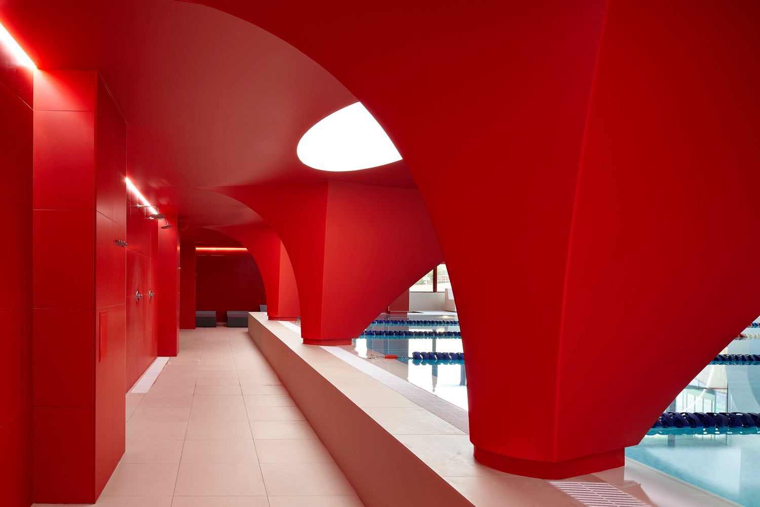 WORLD CLASS 健身中心，建筑的形体曲线是人运动的终极目标-2