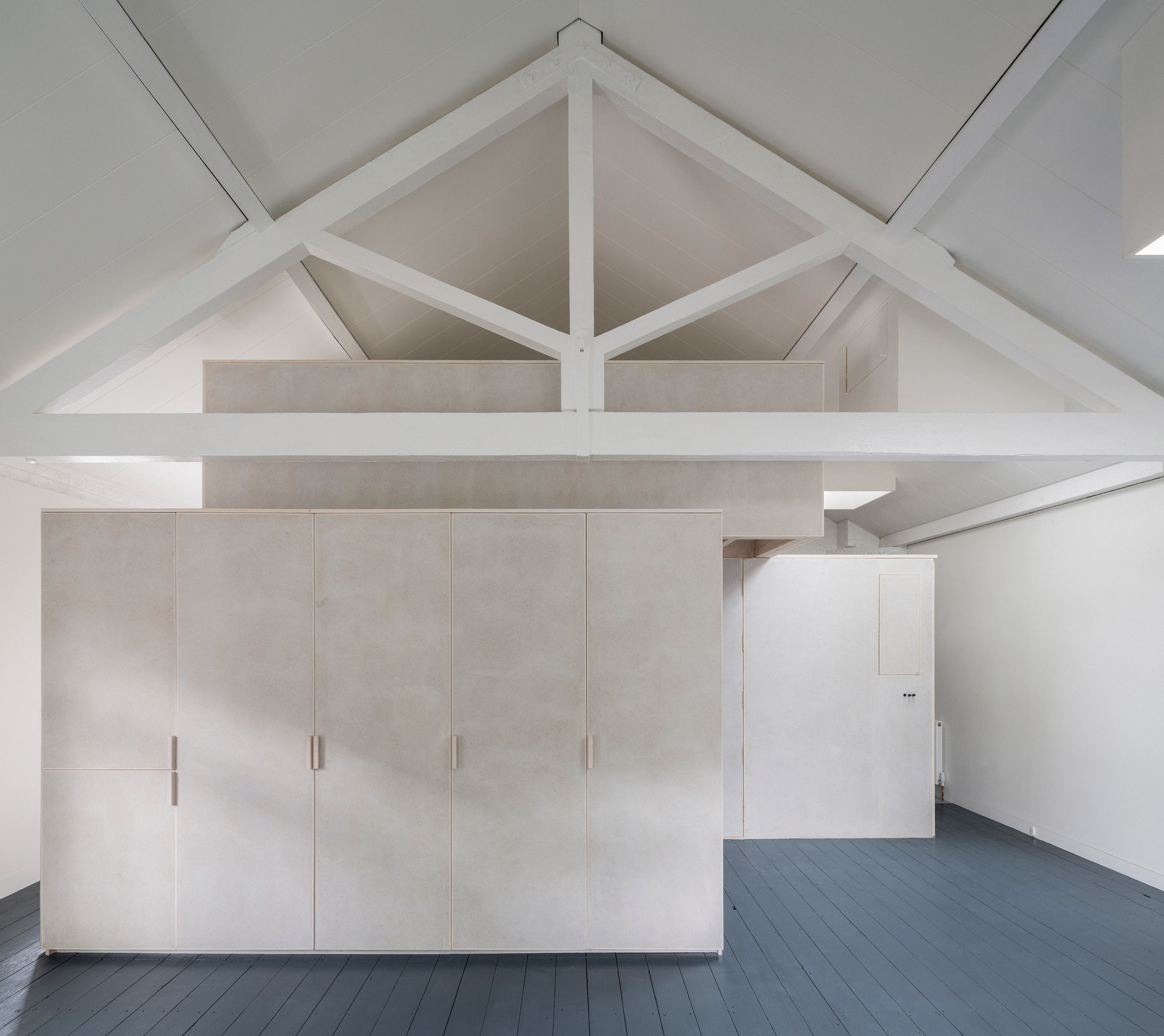 Jonathan Tuckey slots home and boutique into Knightsbridge mews-25