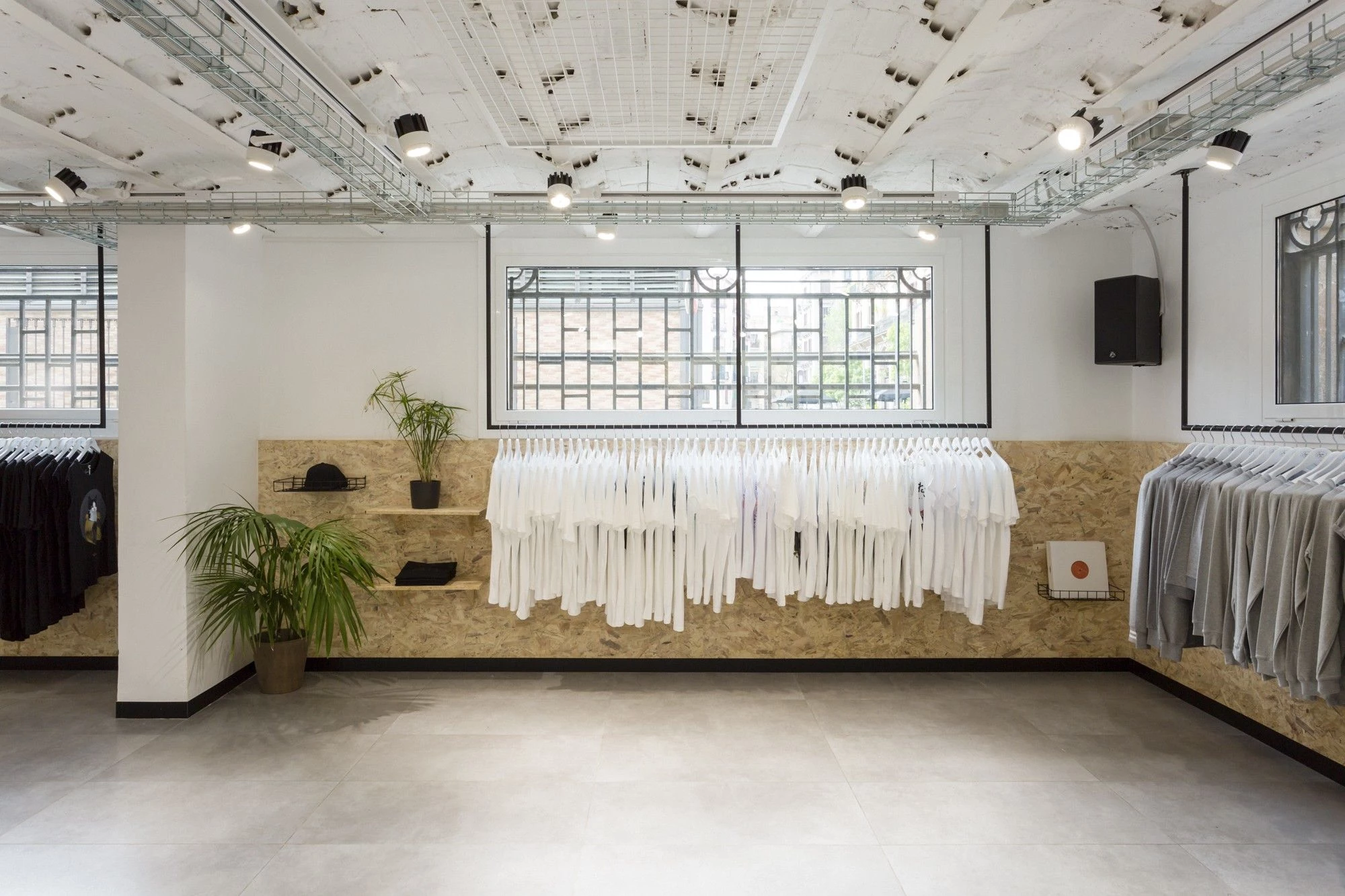 舞动 Suara | 世界知名舞曲品牌的时尚店铺设计-22