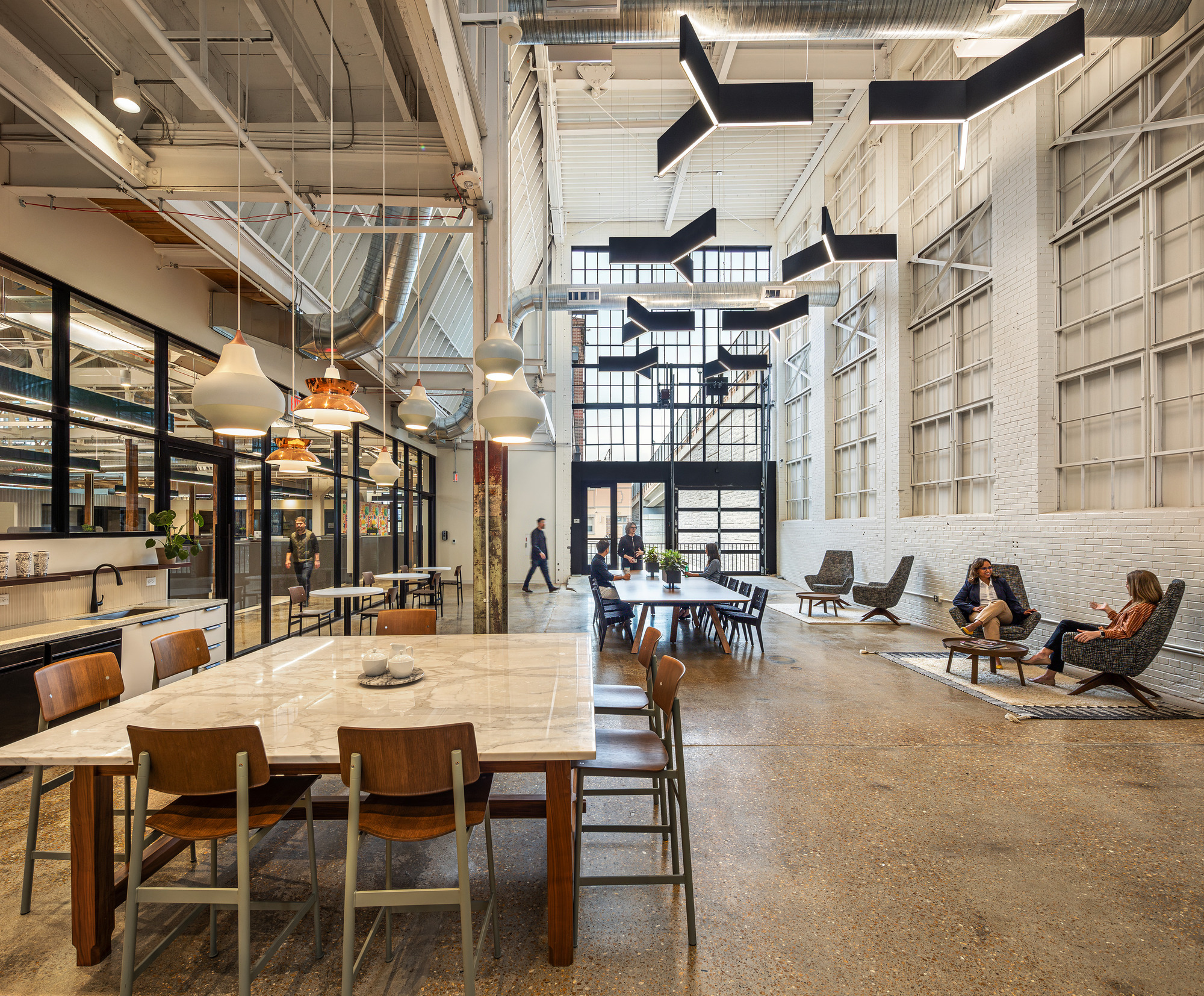 Brown and Crouppen King’s Hill Headquarters / HOK-17