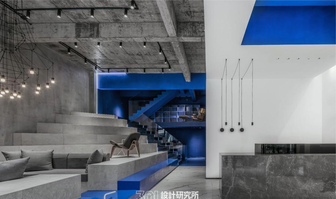 极简工业风办公室设计,打造高效与舒适空间-0