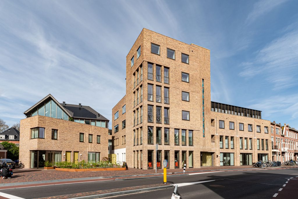 四角区（注：De Vierhoek常见于荷兰语地名等场景，Vierhoek有四角、方形等意思，这里De Vierhoek可直译为四角区 ，具体可能需结合更详细语境确定其实际所指） 丨NetherlandsHaarlem丨her architecten,Joost Swarte-42