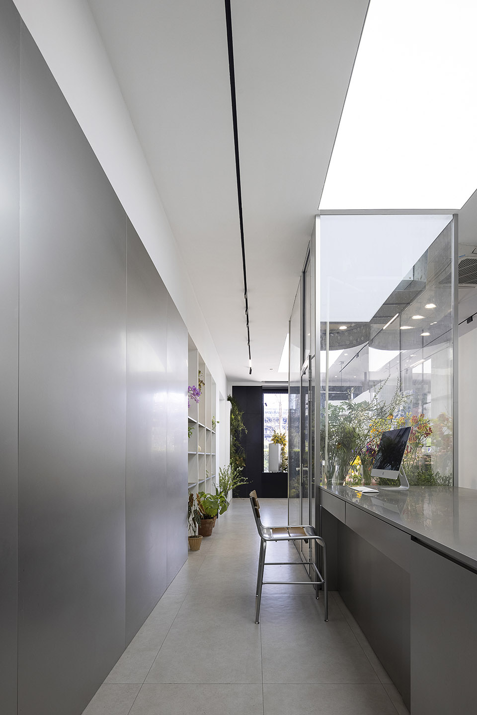 黑白空间里的绿意花园·大兜商店与花店设计丨中国杭州丨见筑未来 FUTURE SPACE-48