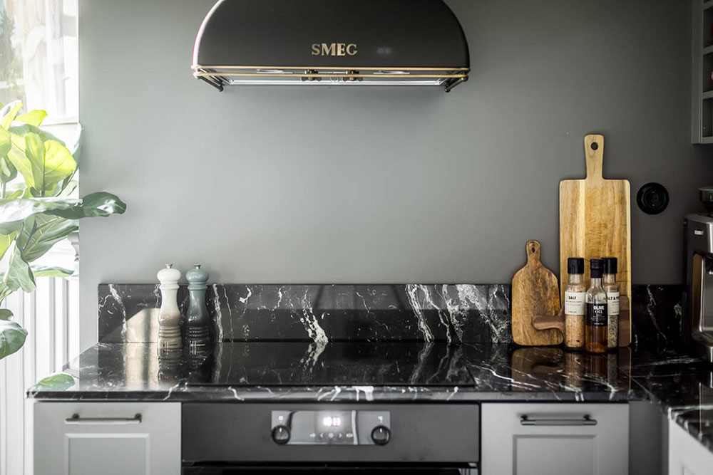 斯德哥尔摩时尚灰调小公寓,巧妙利用走道设计-14