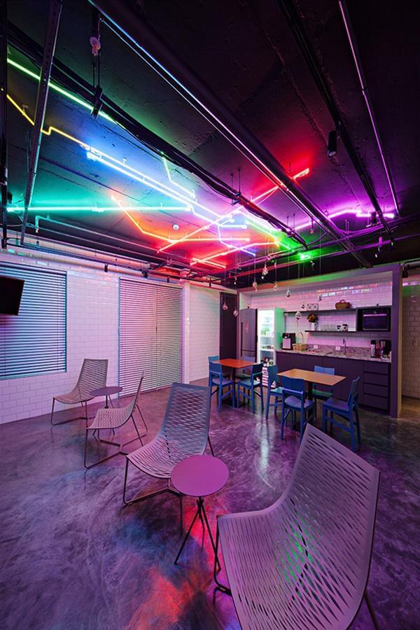 巴西 Traveland 旅游公司办公室 | 创意设计展现旅行魅力-8