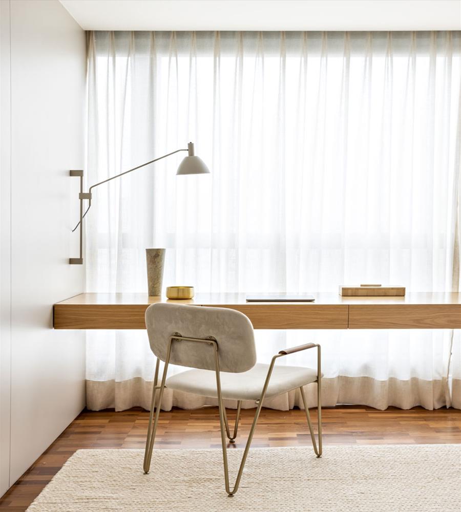 巴西 483 平米豪华公寓,Figueiredo Fischer Arquitetos 打造暗色调自然光空间-4