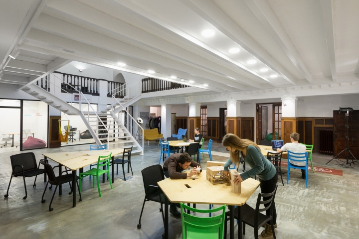 塞尔维亚贝尔格莱德商务中心室内设计丨URED建筑工作室-1