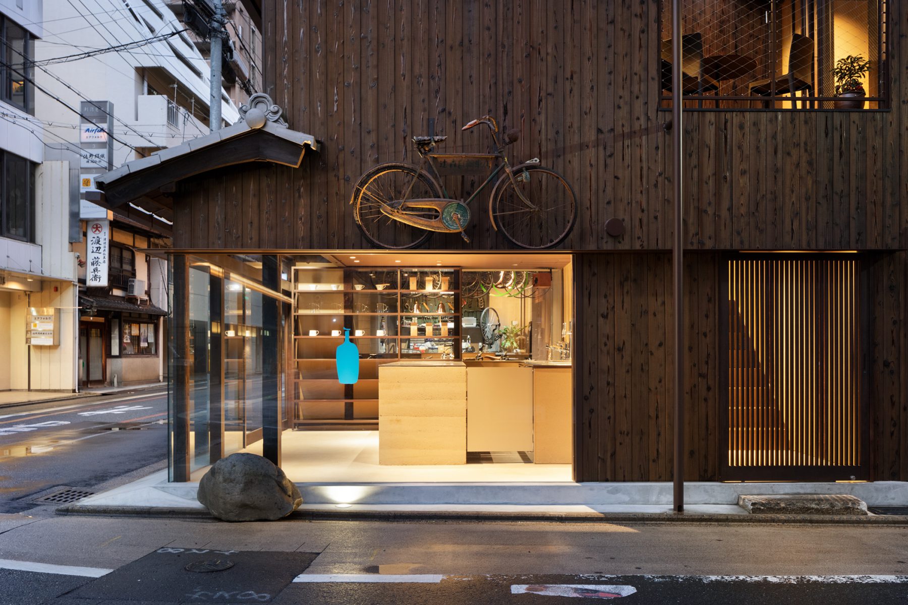 Blue Bottle Coffee Kyoto Rokkaku Cafe | Schemata Architects / Jo Nagasaka-4