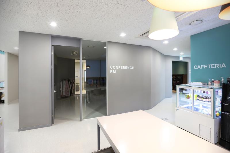 简约清新办公空间设计-5