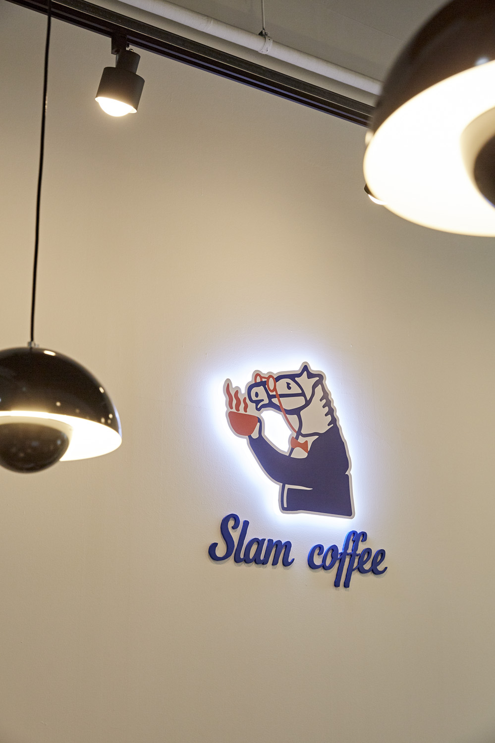 极简风 11 坪咖啡店，打造舒适空间-13