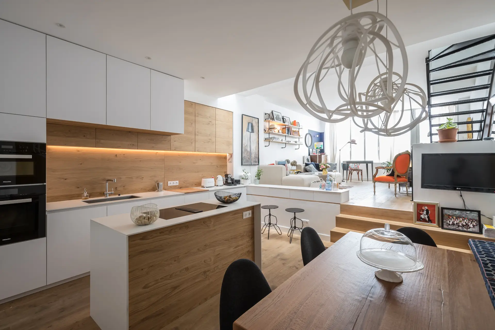 巴黎优雅工业风 Loft 住宅，色彩与空间的完美融合-6