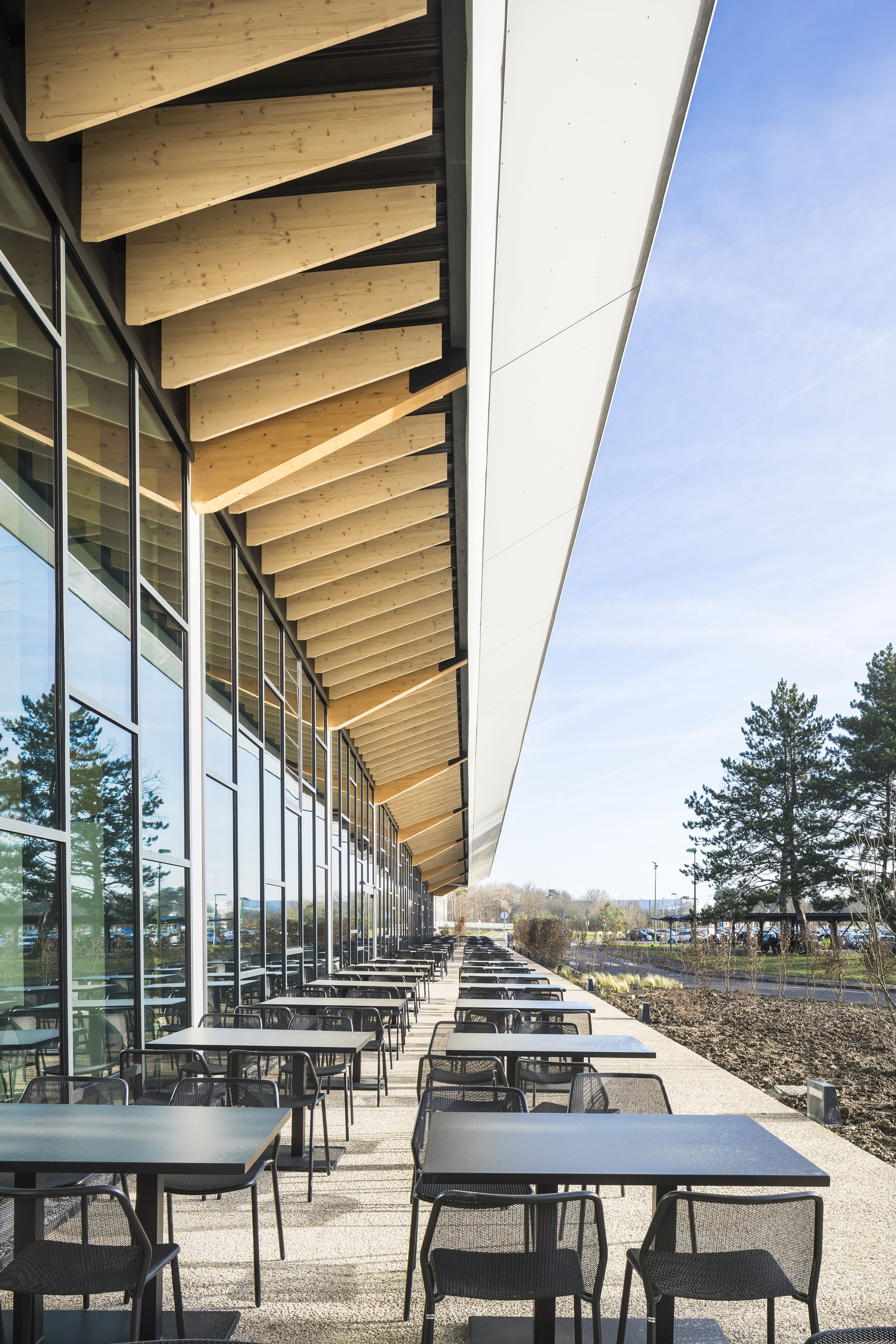 Parfums Christian Dior Company Restaurant  / Palissad Architectures-33