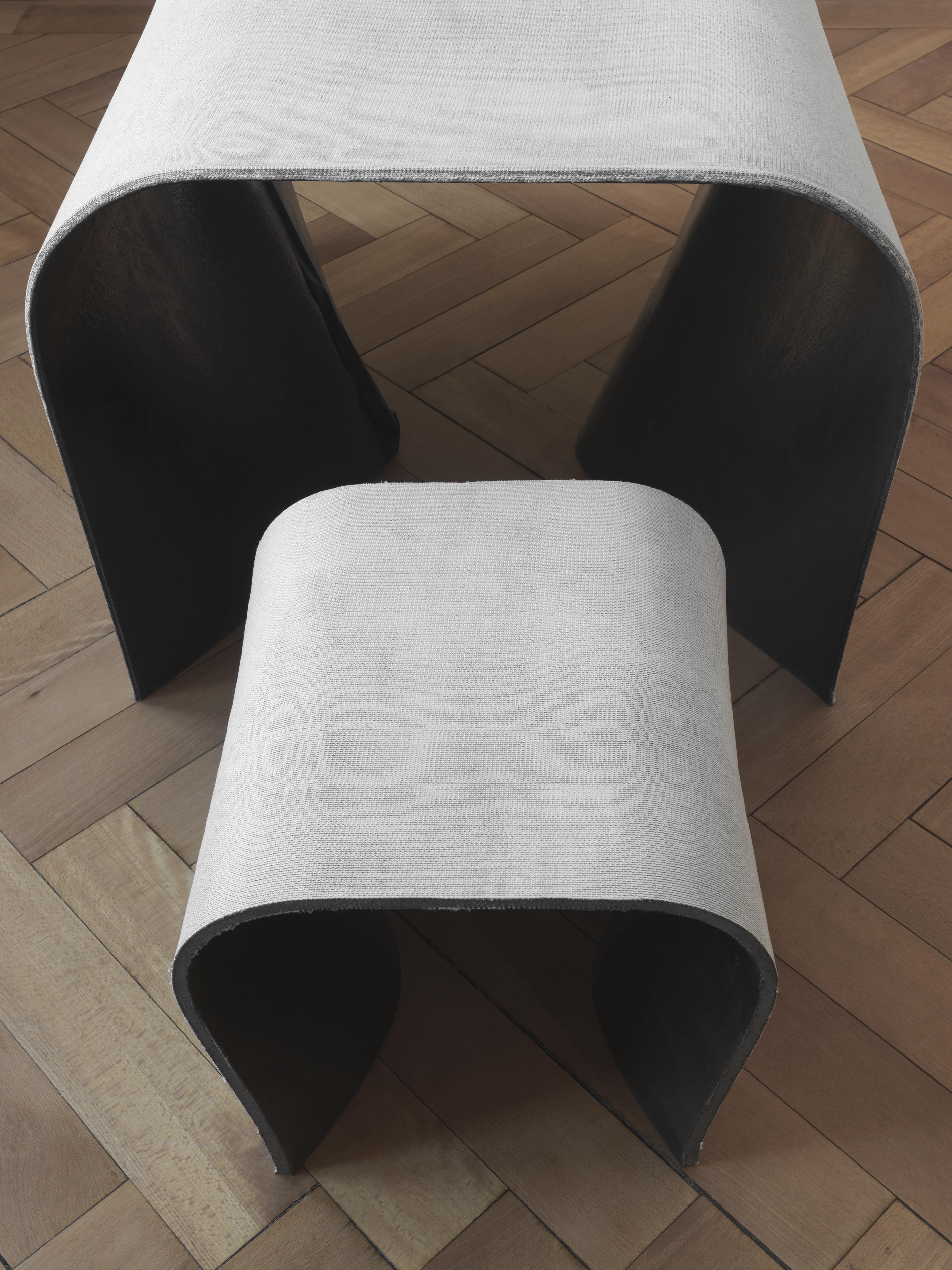 僵硬的;生硬的;呆板的;艰难的;费劲的;僵硬;生硬-25