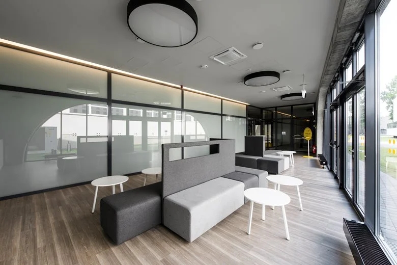 有序的开口有机的装饰有趣的游戏学校设计丨戈者设计-12