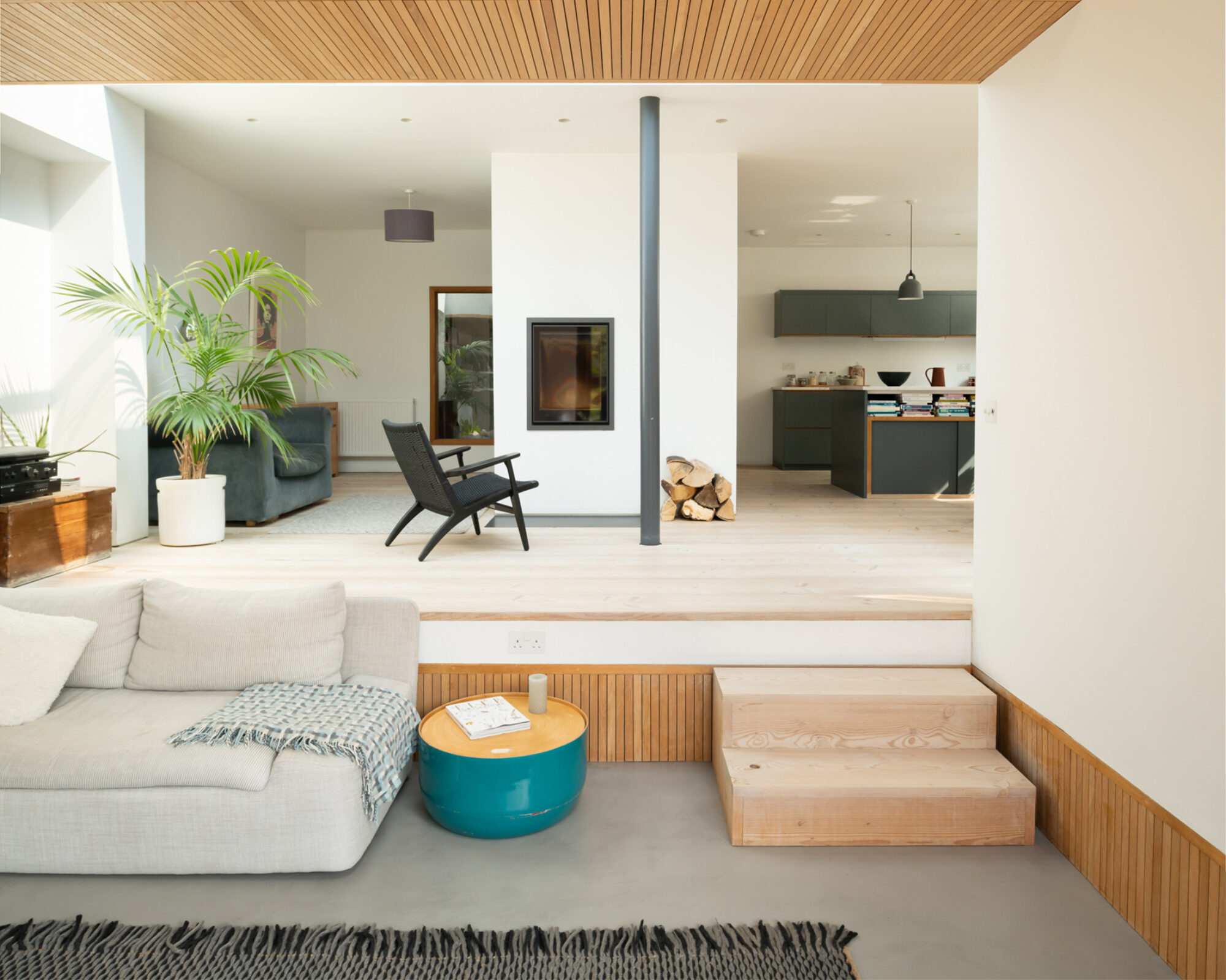 灯笼屋（也可根据具体语境，若Lantern指特定的灯会、灯笼节等元素可译为灯会小屋 等，但灯笼屋较为通用） ，以下统一输出为：灯笼屋 丨英国剑桥-30