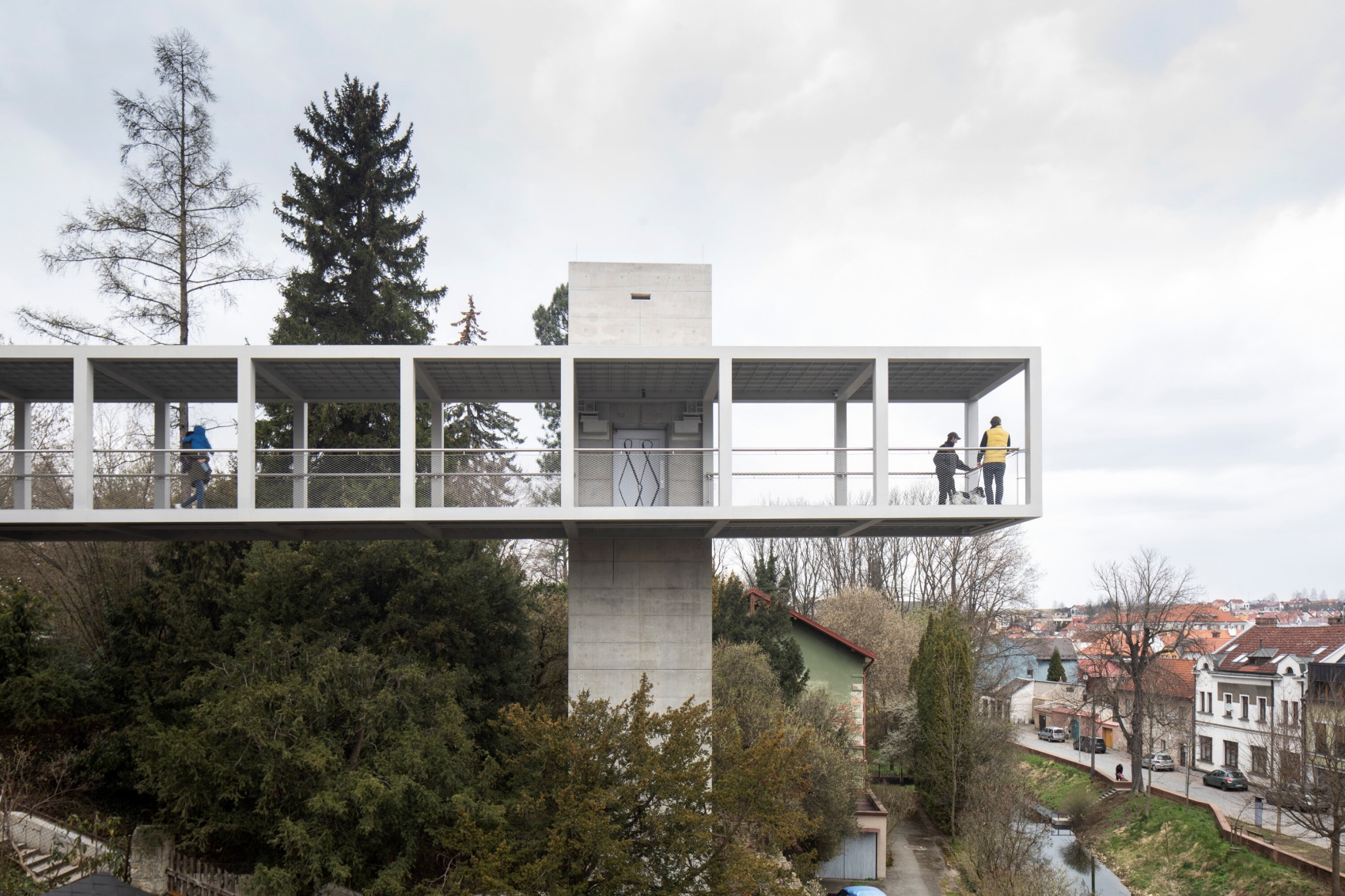 捷克Litomyšl现代主义人行天桥丨EHL & KOUMAR ARCHITEKTI（Lukáš Ehl等）-0