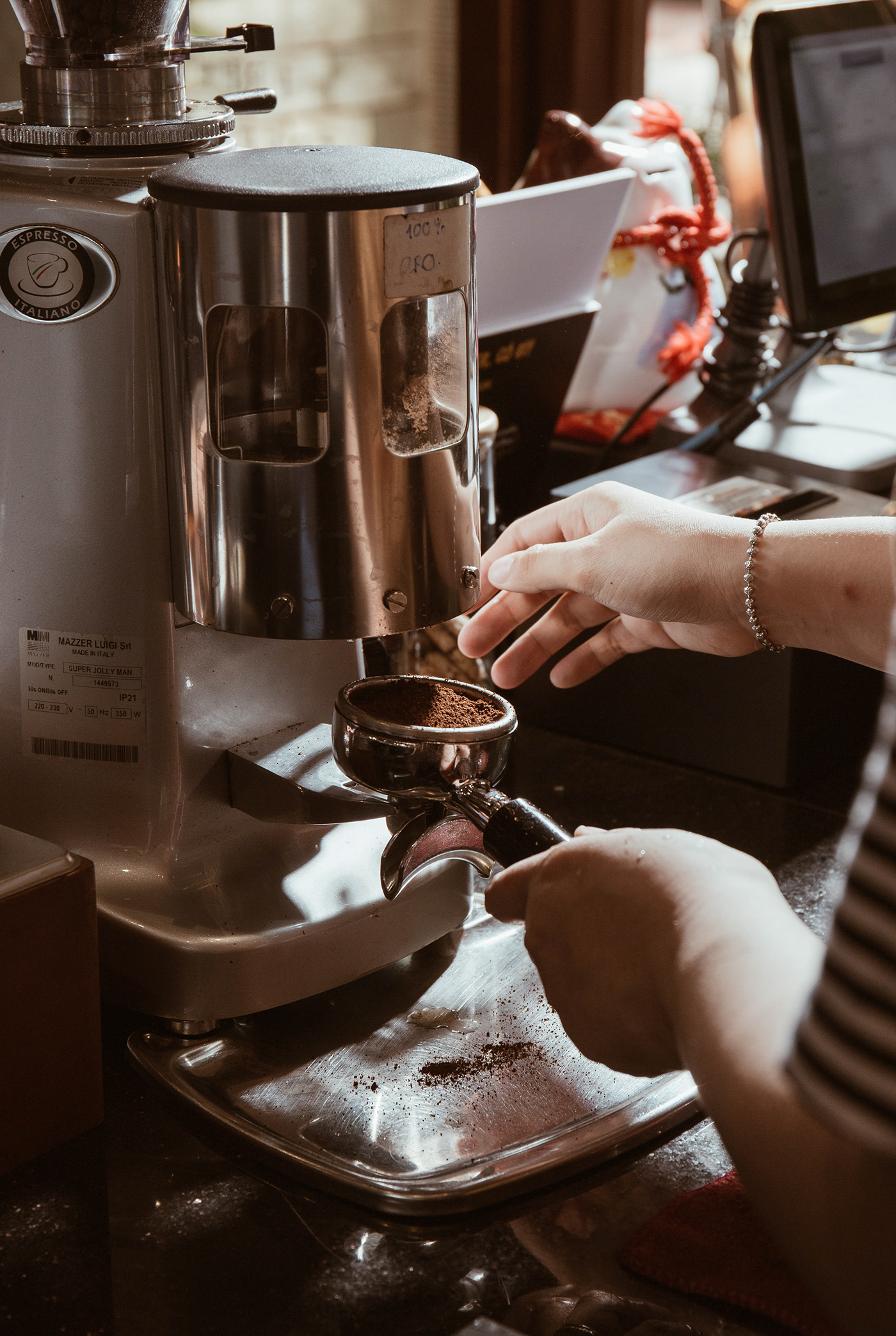 Anastasiya Gushchina丨咖啡店丨for One Roaster Coffee - By Clean Cup.-7