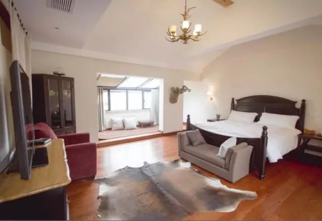 一家3口逃离都市，包下30亩地爆改老房子，有人开车2小时只为在这睡一觉-76