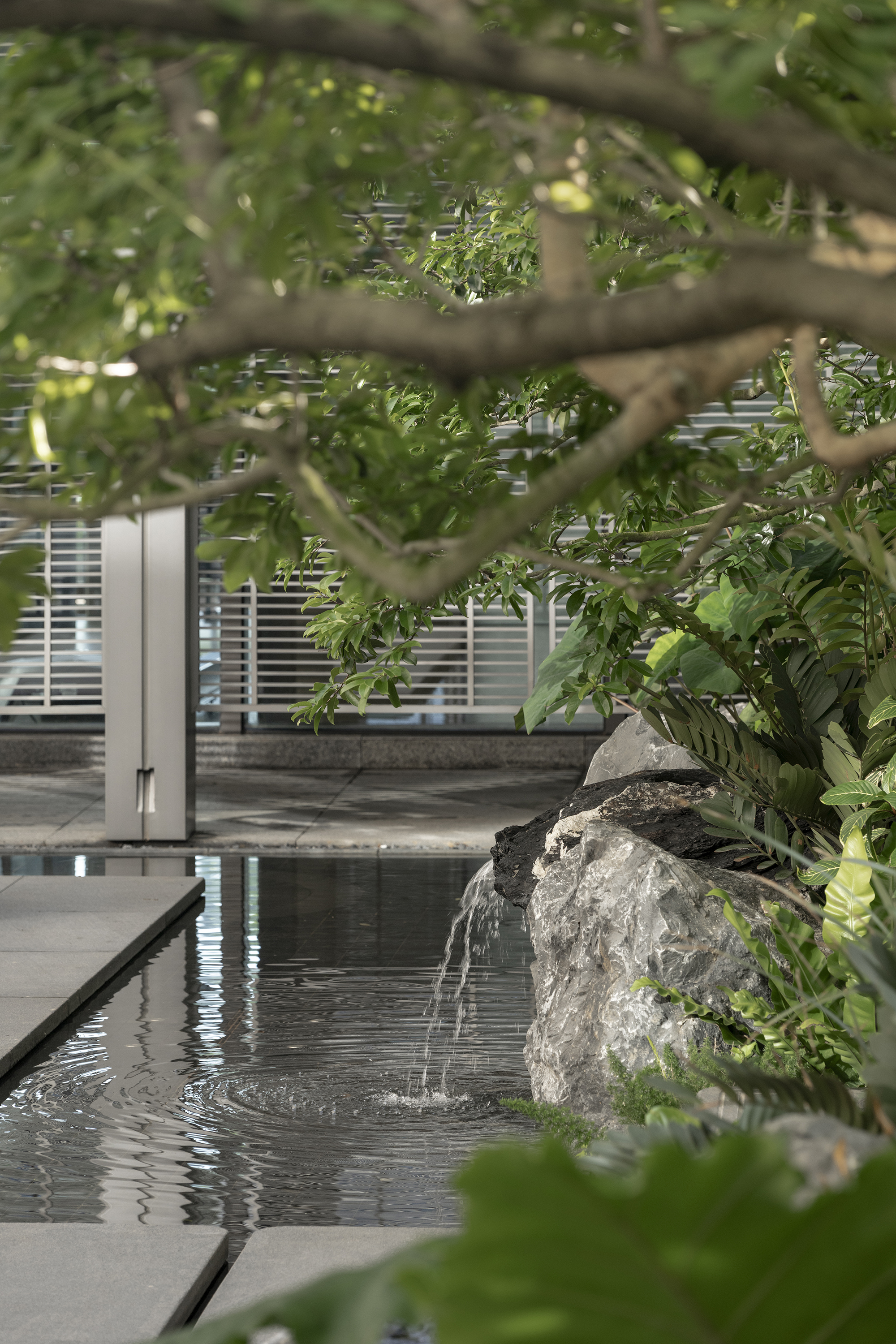 海口鸿园国际公寓（雅诗阁）丨中国海口丨蓝调国际（景观）,上海天华建筑设计有限公司（建筑）-13