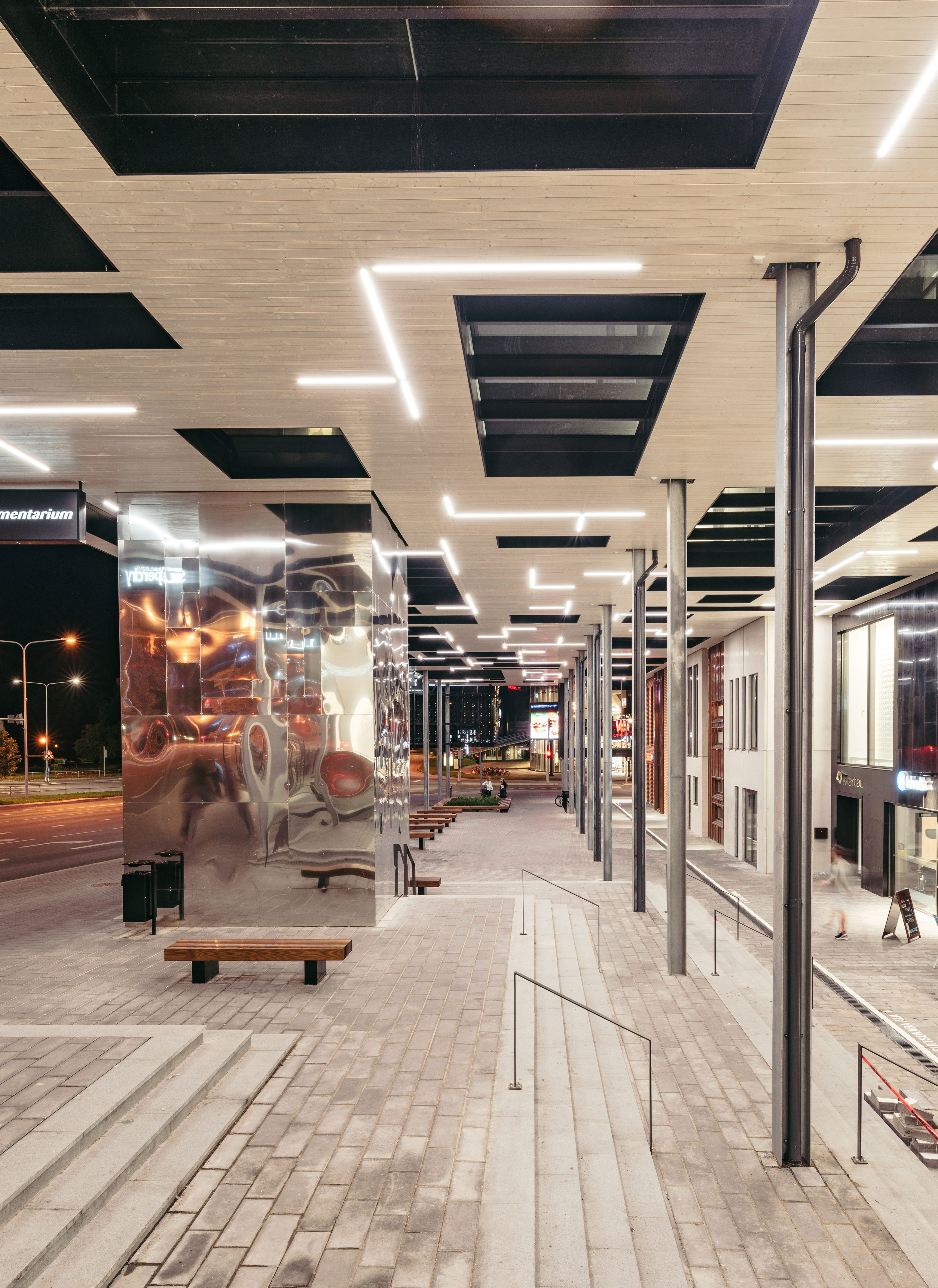 Kvartal 购物中心的室内设计亮点与趋势分析-35