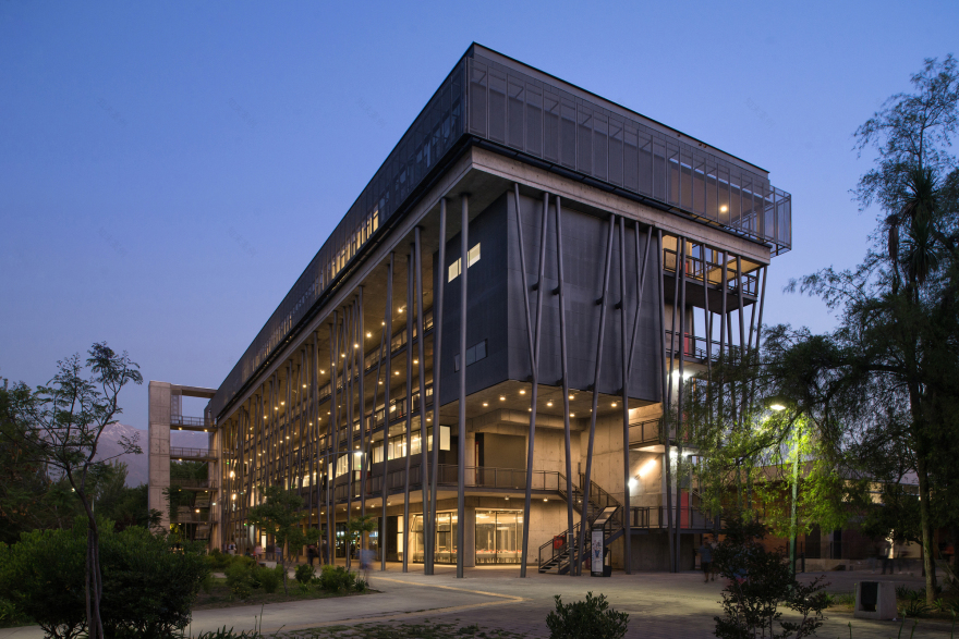 智利天主教大学教学楼-11
