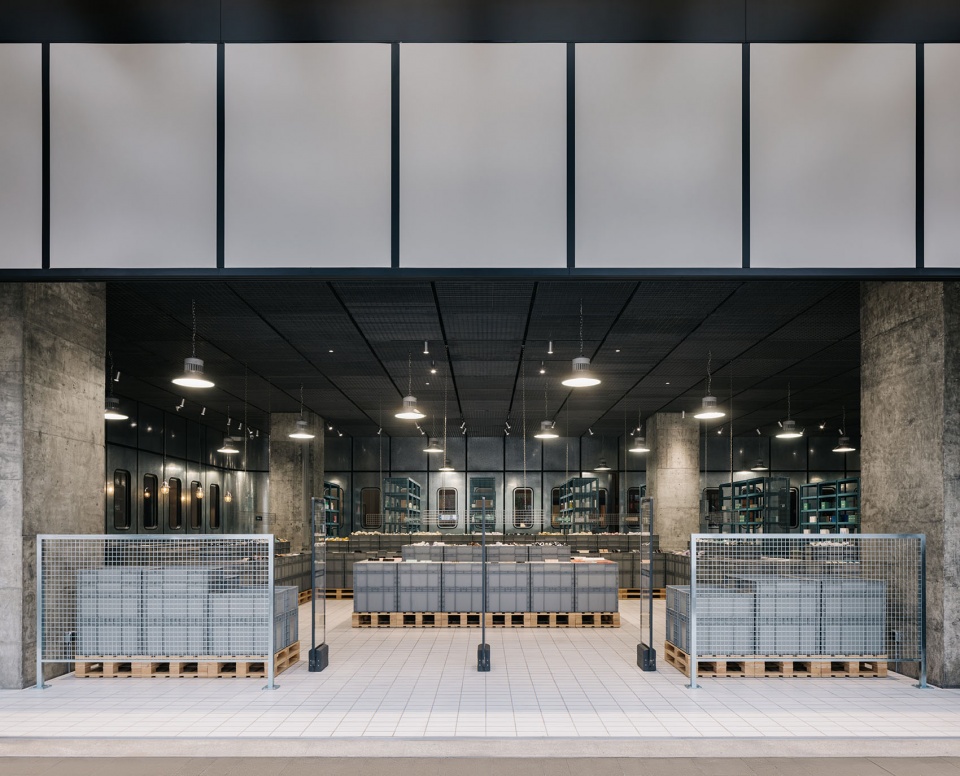 HARMAY 話梅成都悠方店 | 融合美妆、烘焙与酒吧的 24 小时活力空间-5