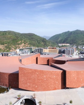 麦积山游客服务中心丨中国天水丨朱小地工作室 + 北京市建筑设计研究院
