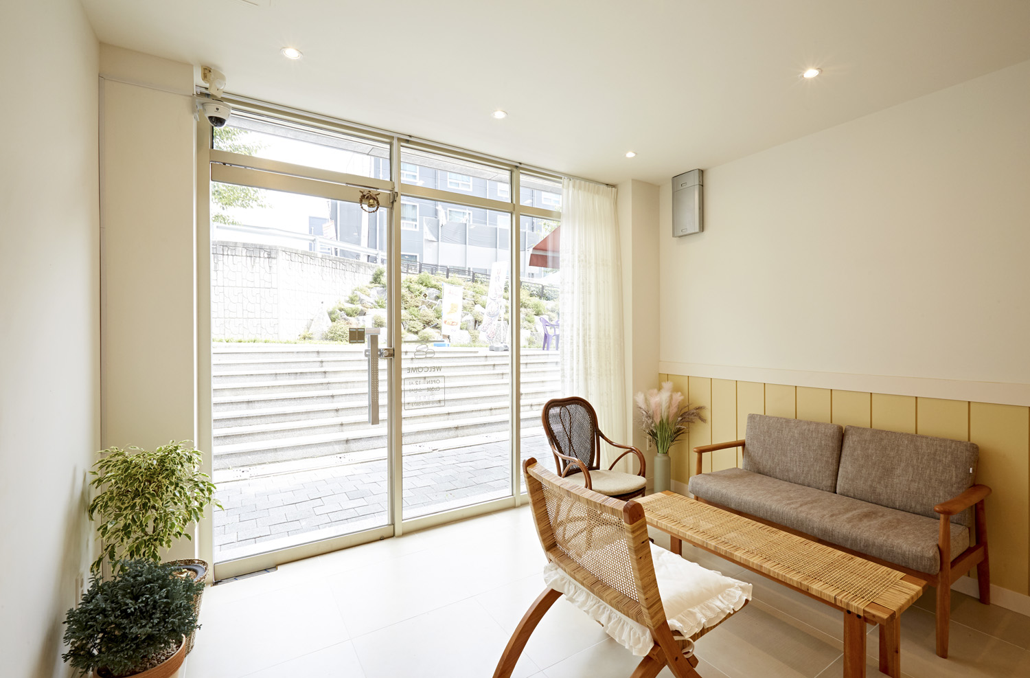 11 坪甜品店 | 极简风打造温馨氛围-6