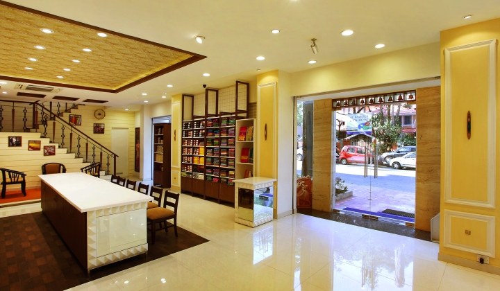 班加罗尔Thirumala Silks印度女装店面设计-15