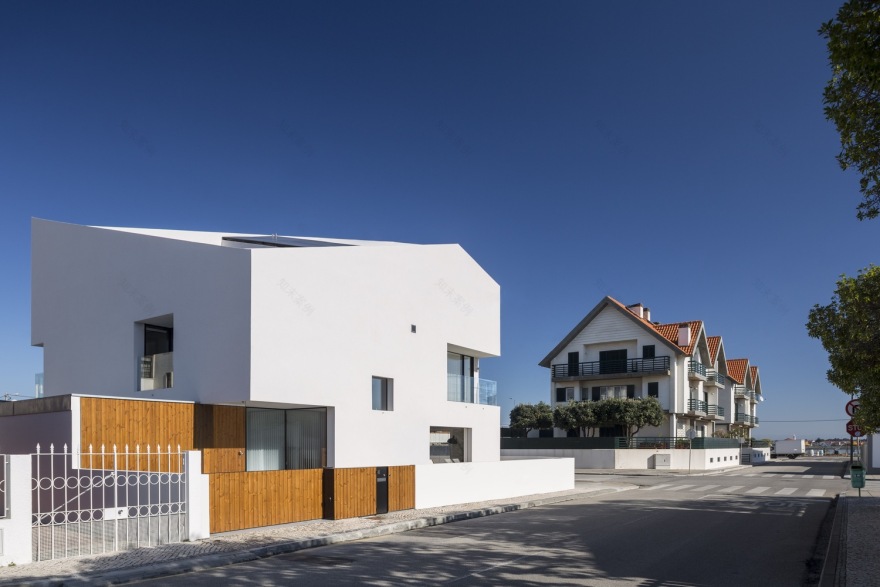 Fonte House Lousinha Arquitectos-33