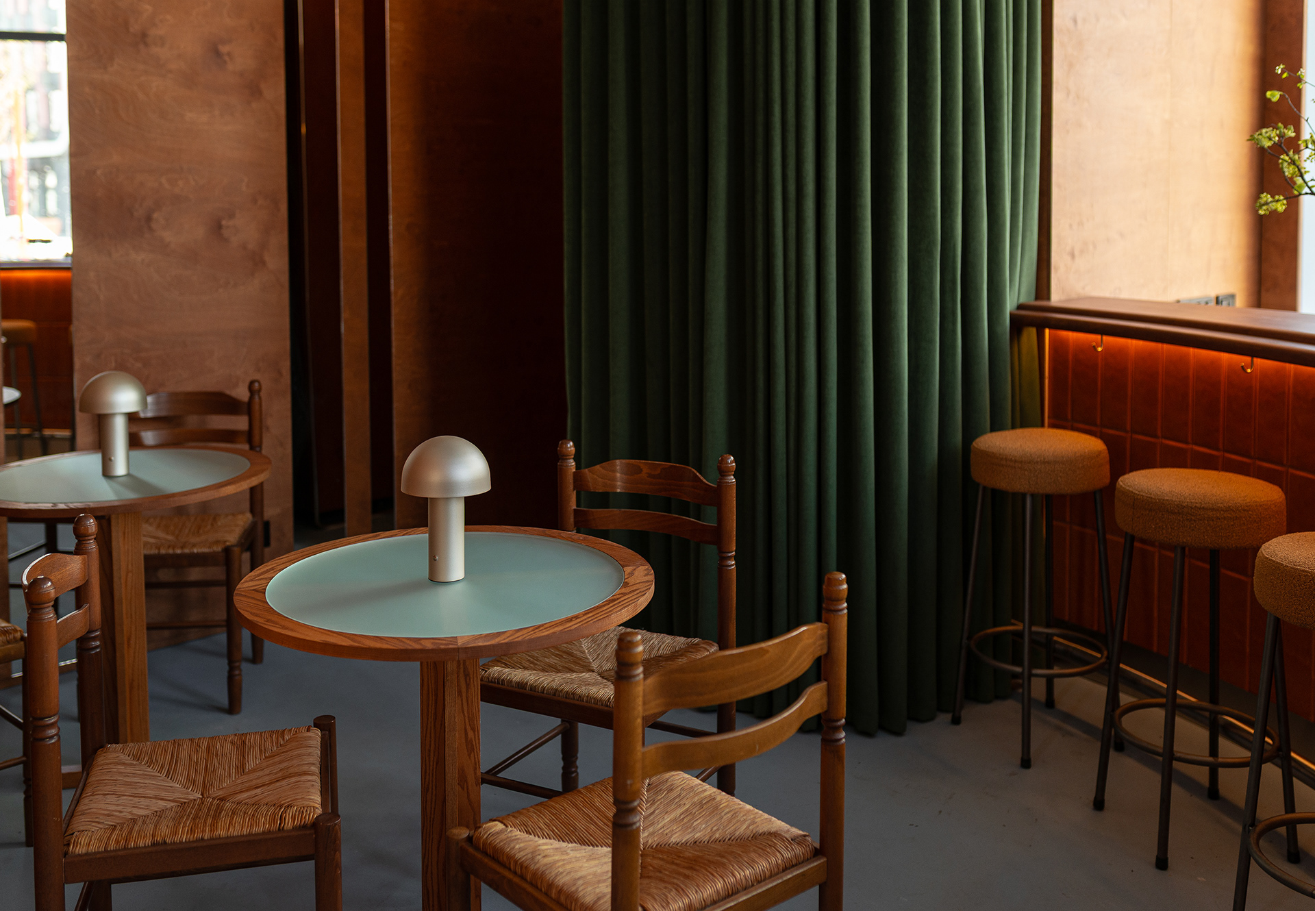 爱芝野甜品酒吧

注：由于OI CHI YE可能并非常见词汇，推测为品牌名音译，这里按发音给出一种可能的翻译，若有特定含义请提供更多背景信息 丨乌克兰基辅-17