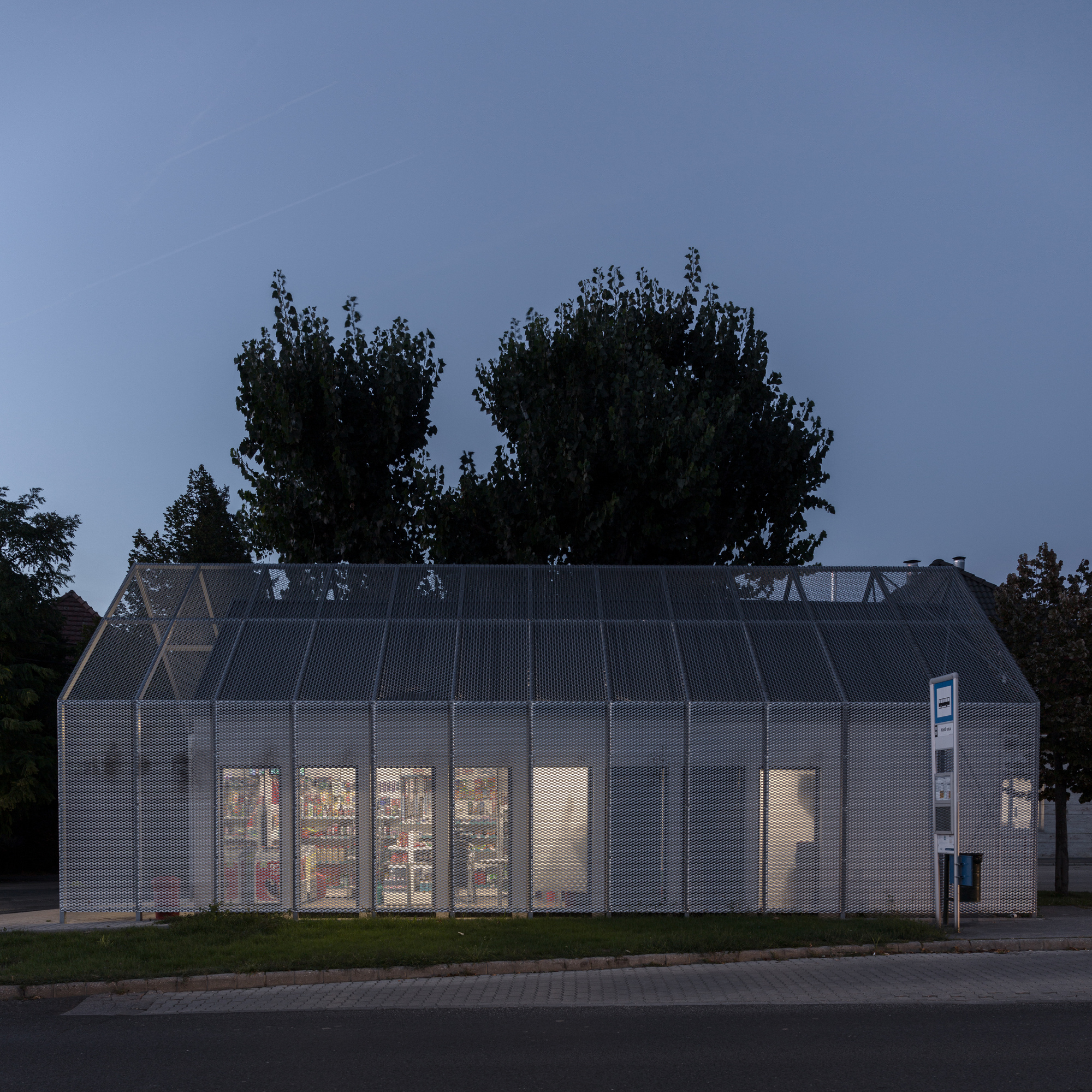 当地外观加油站，因特拉穆罗斯丨匈牙利-29