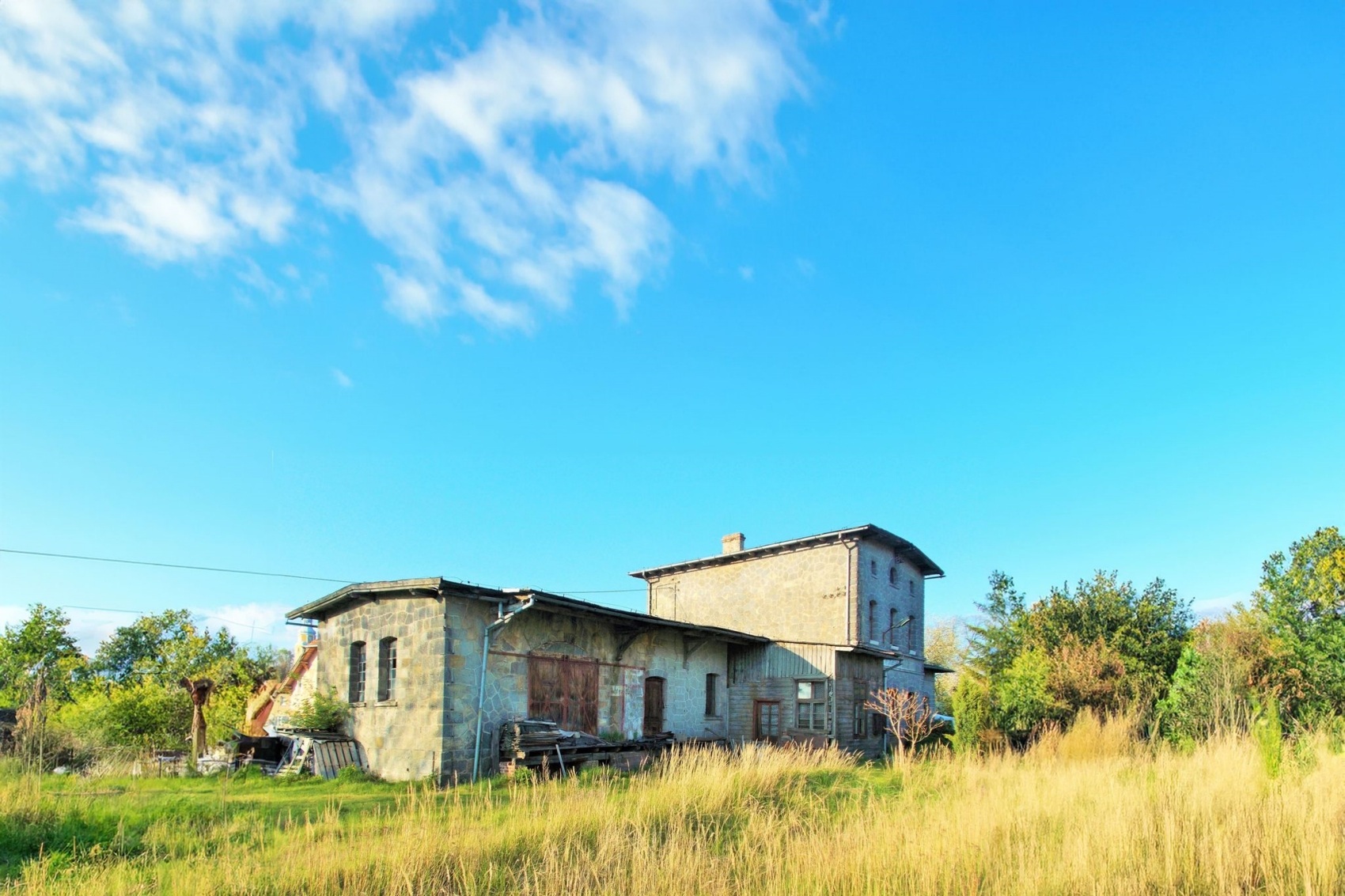 普瓦涅旧火车站改乡村活动中心丨利比里亚博米-11