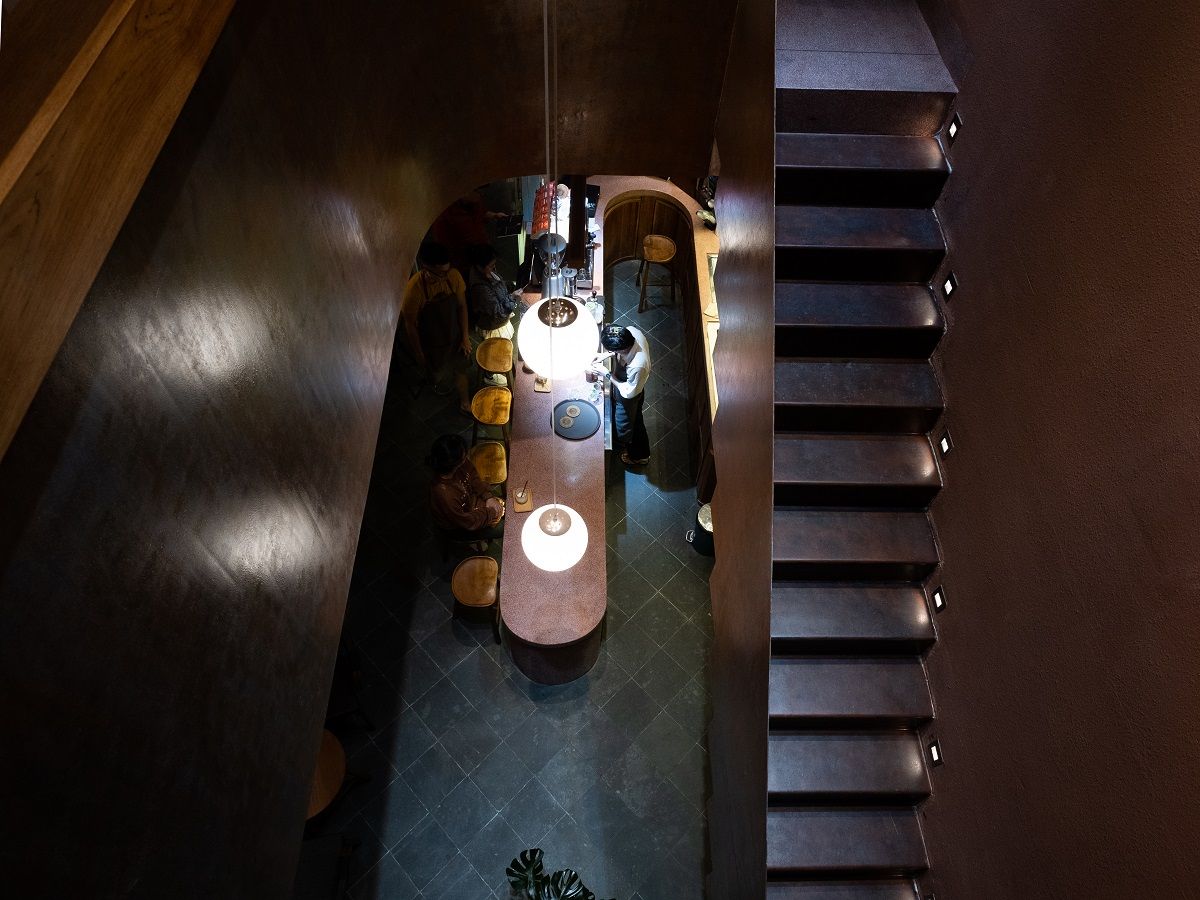 迷你公寓里的 Birmingham 咖啡馆 | 自然光与环保建材的完美融合-3