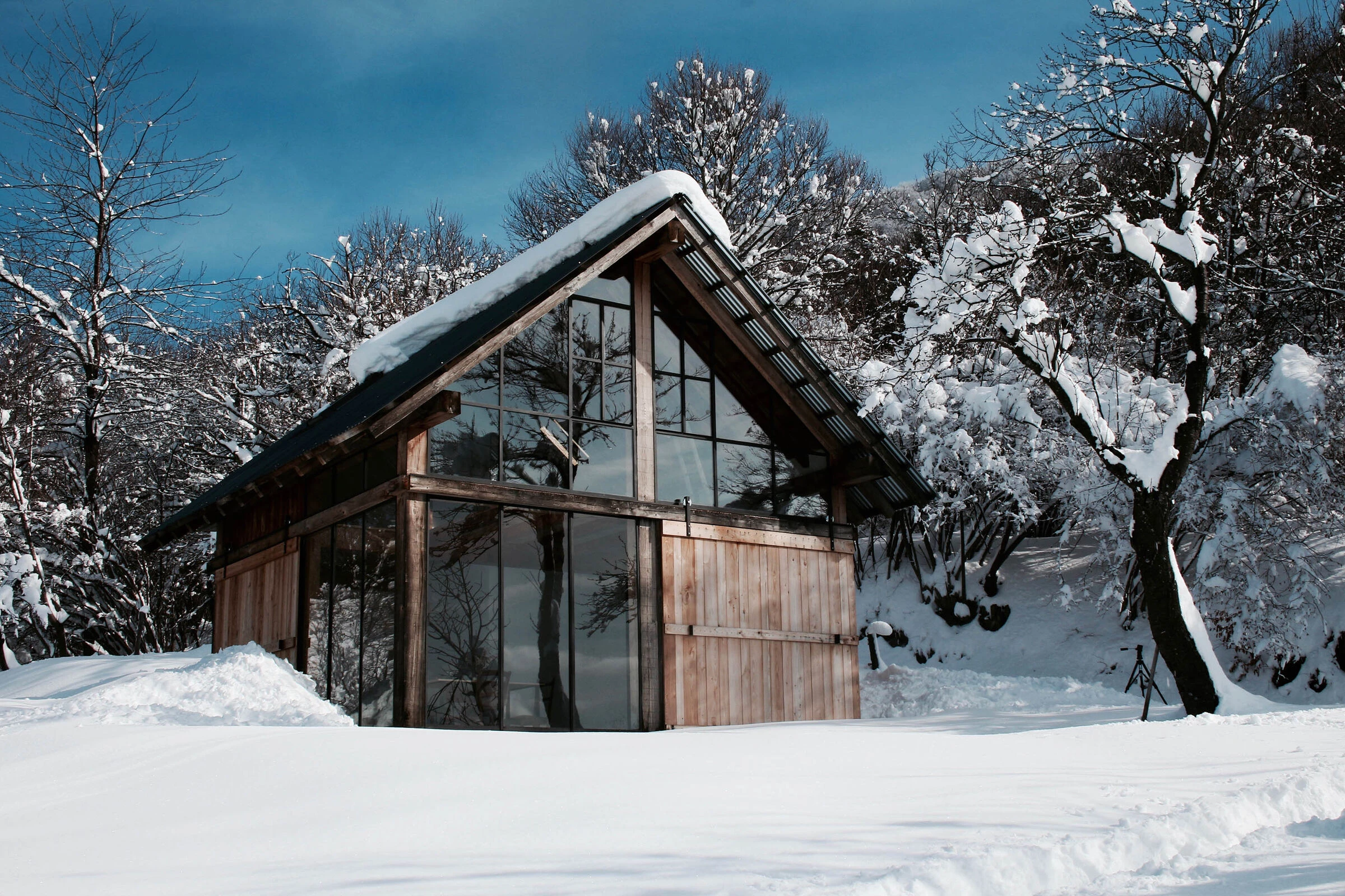 Cabanon, a contemporary cabin in Ligurian Alps-13