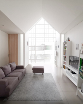 印尼 UR House | 简约实用的家庭空间