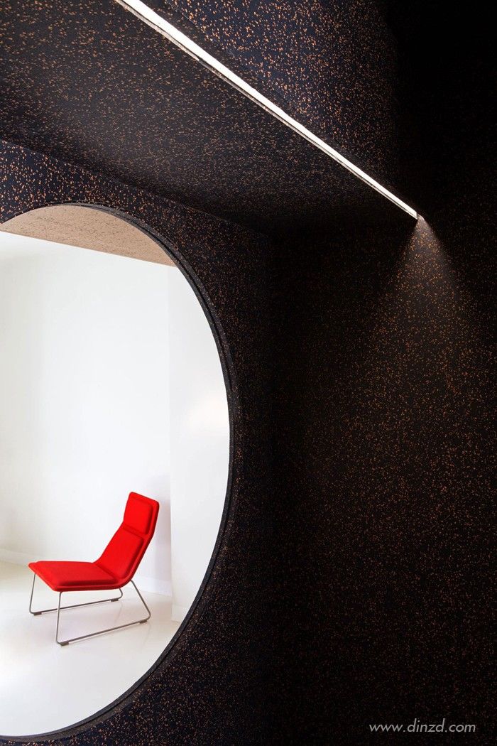 马德里阁楼翻新 | 软木与橡胶的可持续奇迹-17