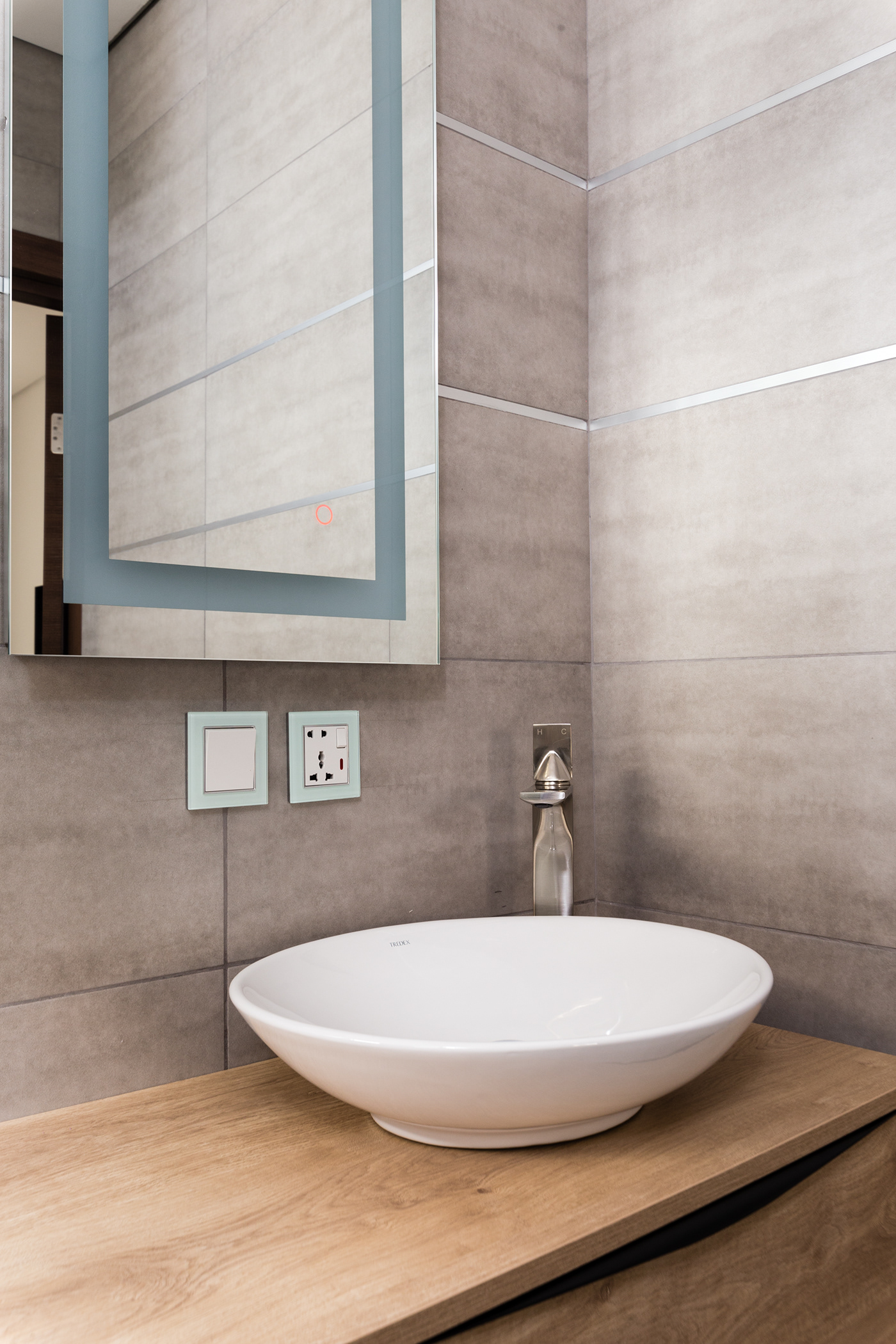 Contemporary Smart Town House-9