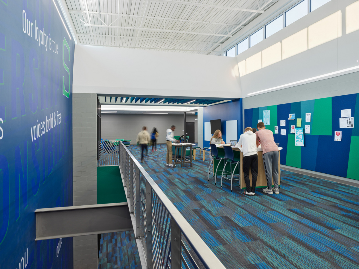 Blue Springs South High School 新生中心设计-15