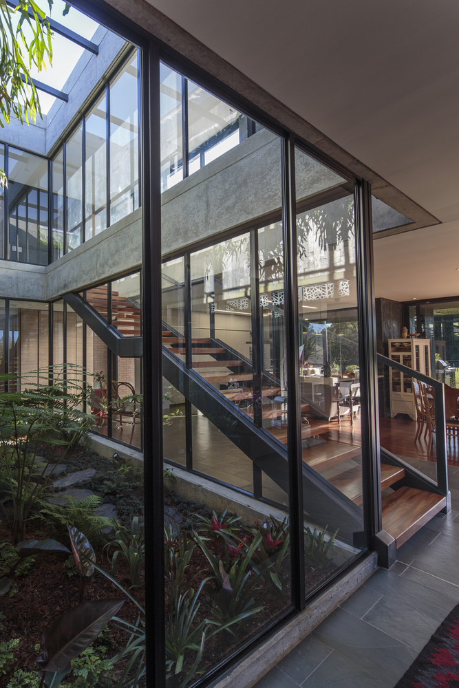 哥伦比亚绿意盎然的四立方体别墅-24