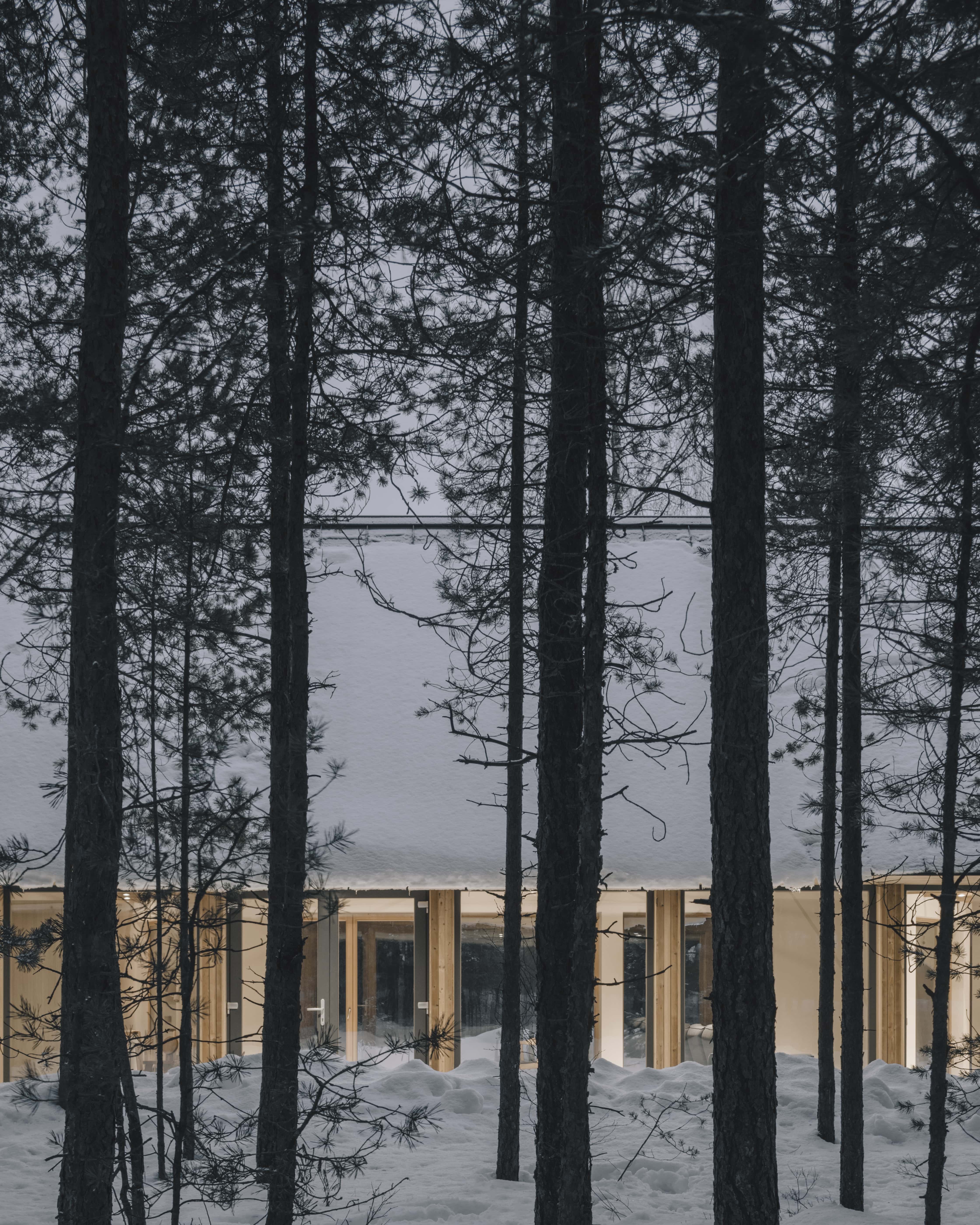 托架屋；支架屋（注：bracket有托架；支架等意思，这里结合具体语境可能会有更合适的表达，如果Bracket House是特定名称，可保持原样或根据其背景赋予更准确称呼 ） -38