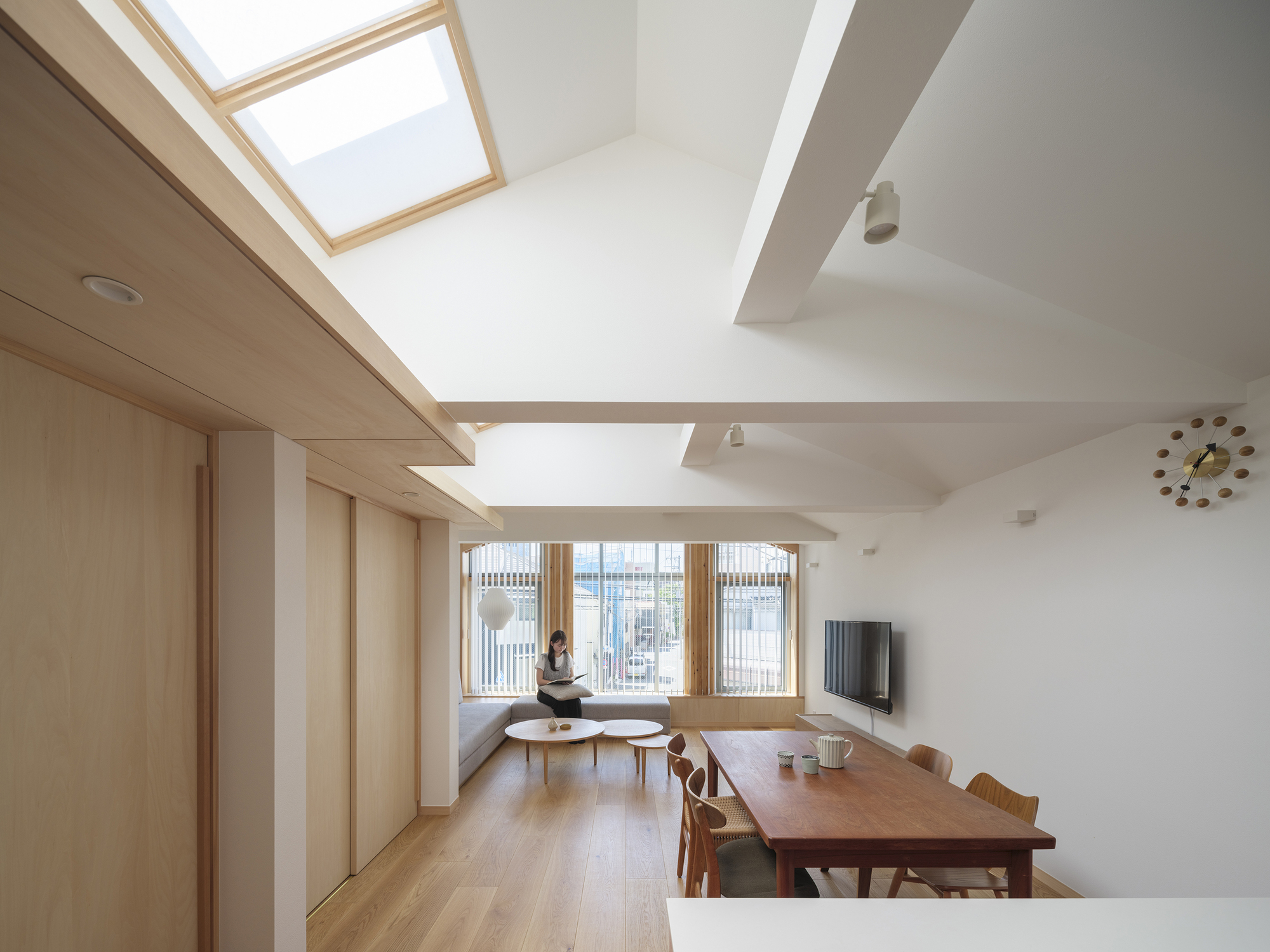 A House, Resident and Milk Delivery Service  / Meguro Architecture Laboratory-18