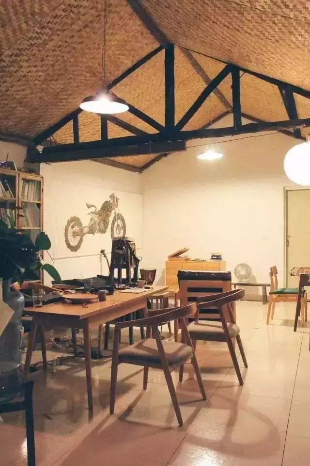 她徒手爆改废弃院子，三人一猫一狗，过着最诗意的生活！-93