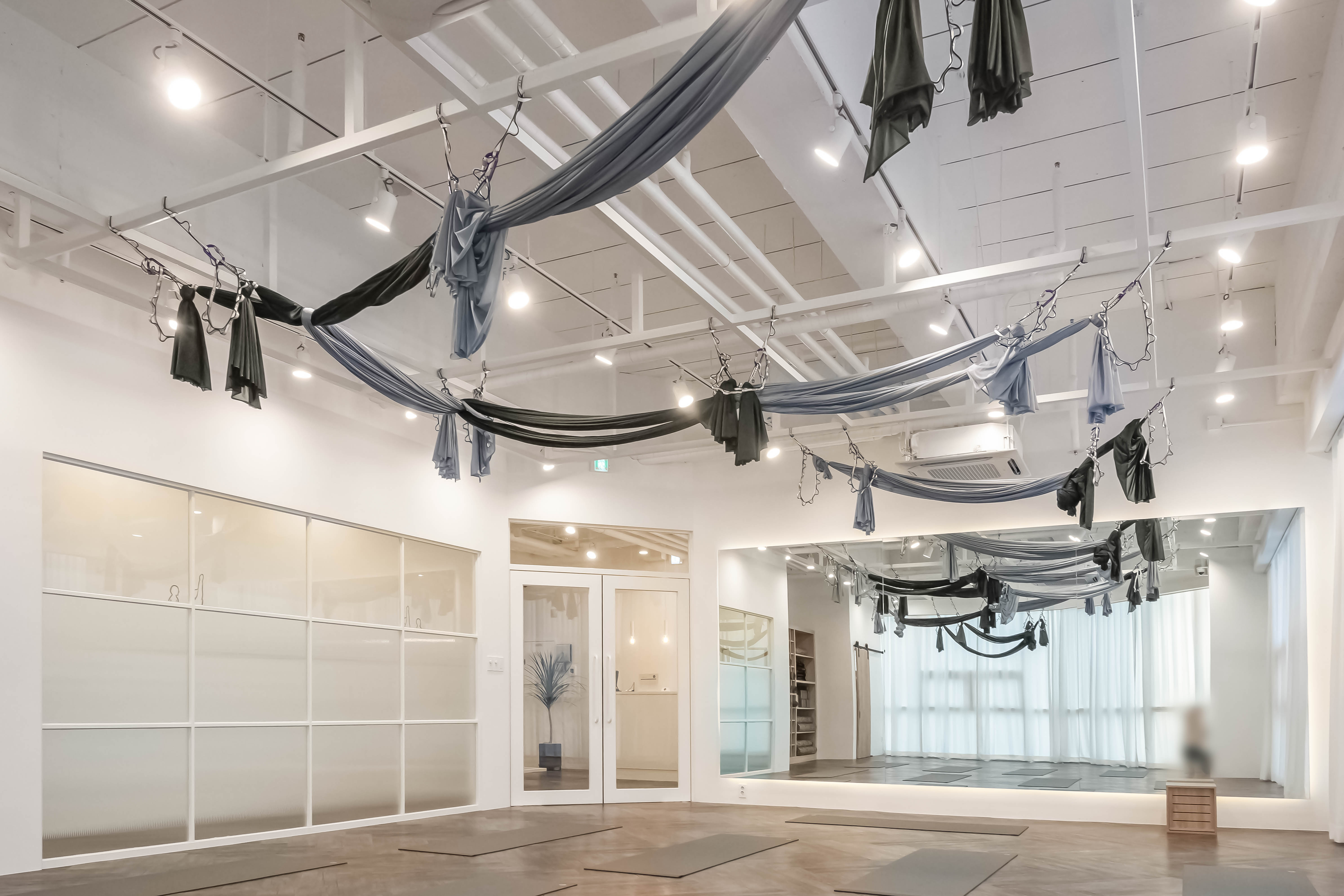 45 平米瑜伽室，极简设计诠释宁静空间-11