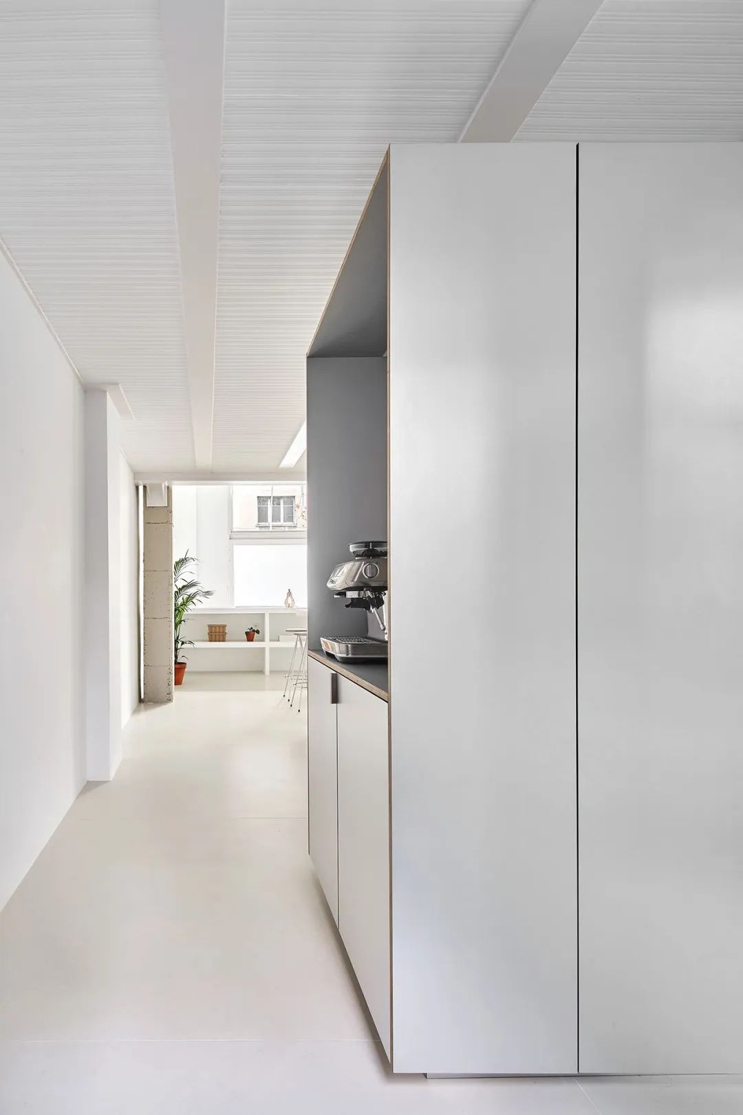 纯白极简两居室丨西班牙丨Allaround Lab-24